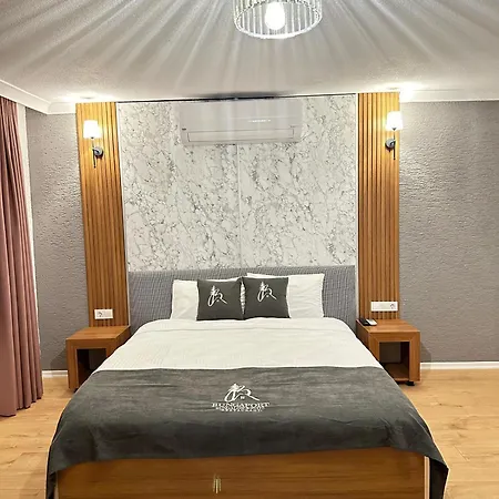 Bungaport Luxury Bungalows&suits 里泽